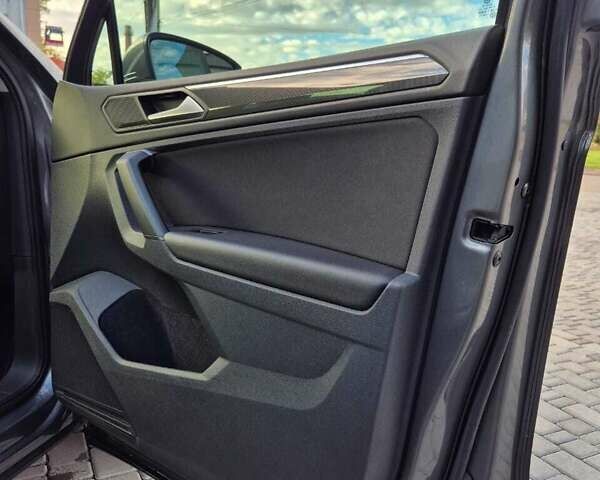 Серый Фольксваген Тигуан, объемом двигателя 1.98 л и пробегом 71 тыс. км за 33000 $, фото 8 на Automoto.ua