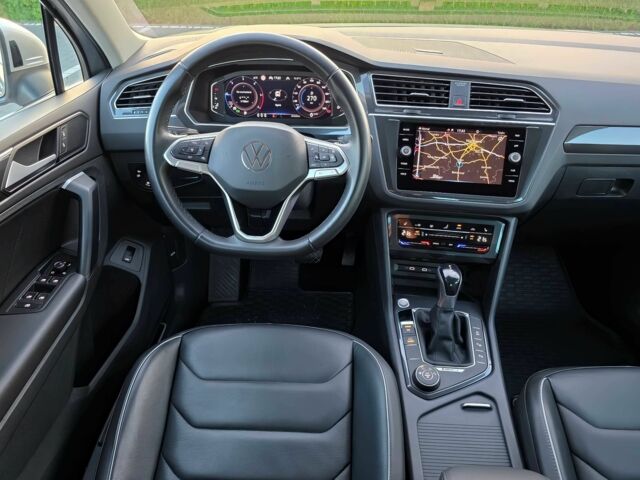 Серый Фольксваген Тигуан, объемом двигателя 2 л и пробегом 43 тыс. км за 14500 $, фото 6 на Automoto.ua