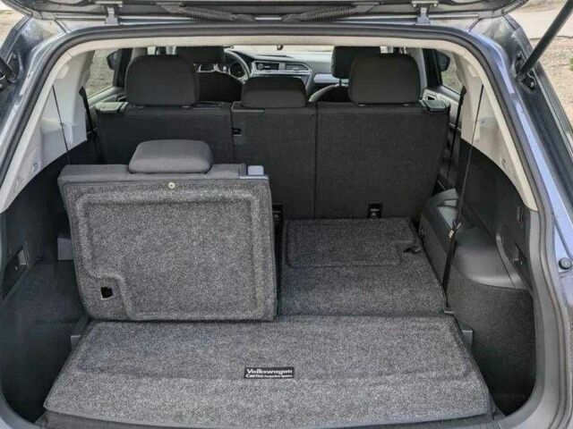 Серый Фольксваген Тигуан, объемом двигателя 2 л и пробегом 98 тыс. км за 9800 $, фото 13 на Automoto.ua