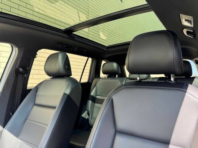 Серый Фольксваген Тигуан, объемом двигателя 2 л и пробегом 40 тыс. км за 10000 $, фото 11 на Automoto.ua