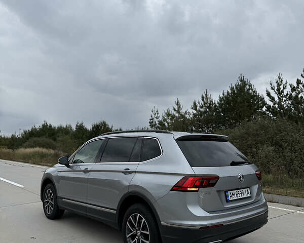 Серый Фольксваген Тигуан, объемом двигателя 1.98 л и пробегом 147 тыс. км за 22500 $, фото 2 на Automoto.ua