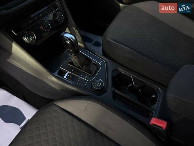 Серый Фольксваген Тигуан, объемом двигателя 1.98 л и пробегом 85 тыс. км за 19500 $, фото 14 на Automoto.ua