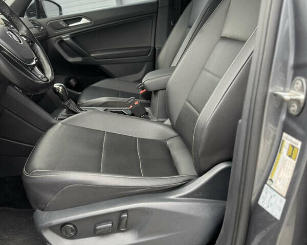 Серый Фольксваген Тигуан, объемом двигателя 1.98 л и пробегом 98 тыс. км за 24900 $, фото 13 на Automoto.ua