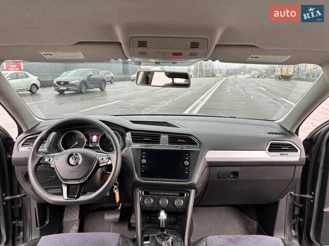 Серый Фольксваген Тигуан, объемом двигателя 2 л и пробегом 65 тыс. км за 18200 $, фото 18 на Automoto.ua