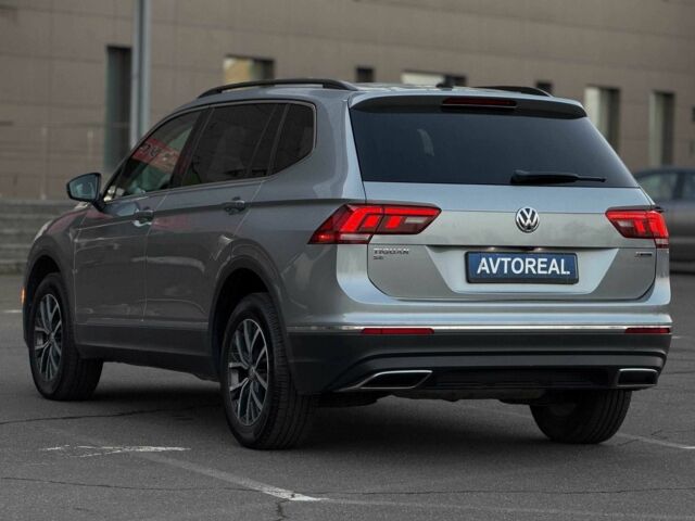 Серый Фольксваген Тигуан, объемом двигателя 2 л и пробегом 103 тыс. км за 19000 $, фото 6 на Automoto.ua