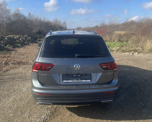 Сірий Фольксваген Тігуан, об'ємом двигуна 2 л та пробігом 104 тис. км за 14200 $, фото 3 на Automoto.ua