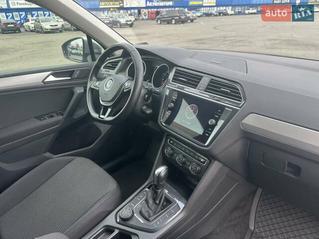 Серый Фольксваген Тигуан, объемом двигателя 1.97 л и пробегом 110 тыс. км за 24999 $, фото 72 на Automoto.ua