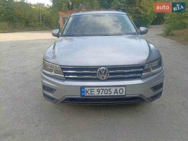 Серый Фольксваген Тигуан, объемом двигателя 1.98 л и пробегом 159 тыс. км за 19900 $, фото 4 на Automoto.ua