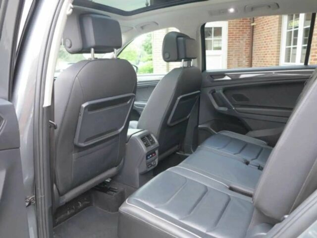 Сірий Фольксваген Тігуан, об'ємом двигуна 2 л та пробігом 35 тис. км за 21000 $, фото 9 на Automoto.ua