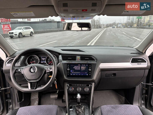 Серый Фольксваген Тигуан, объемом двигателя 2 л и пробегом 65 тыс. км за 18200 $, фото 21 на Automoto.ua