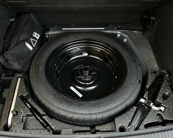 Сірий Фольксваген Тігуан, об'ємом двигуна 2 л та пробігом 98 тис. км за 22300 $, фото 18 на Automoto.ua