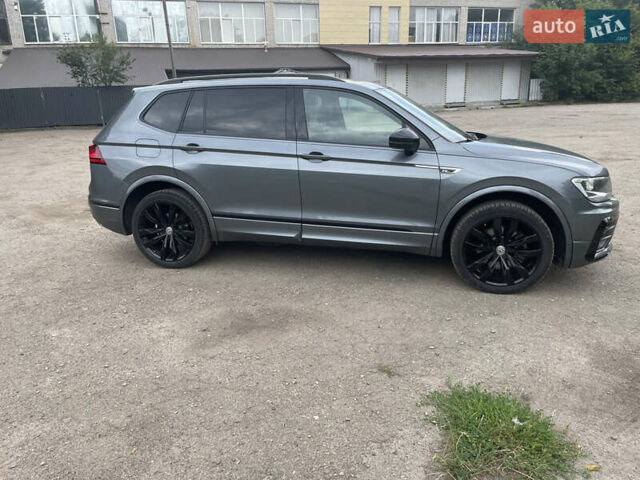 Серый Фольксваген Тигуан, объемом двигателя 1.98 л и пробегом 129 тыс. км за 23000 $, фото 5 на Automoto.ua