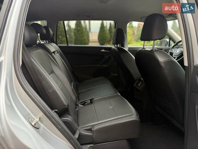 Сірий Фольксваген Тігуан, об'ємом двигуна 1.98 л та пробігом 173 тис. км за 16999 $, фото 59 на Automoto.ua