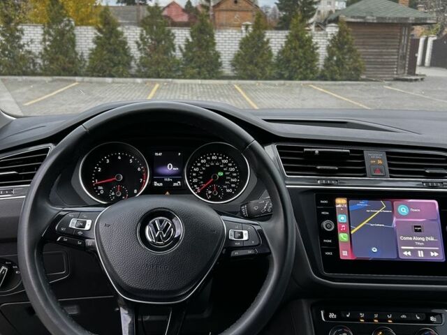 Серый Фольксваген Тигуан, объемом двигателя 2 л и пробегом 98 тыс. км за 22000 $, фото 5 на Automoto.ua