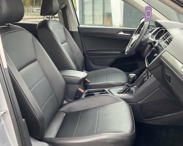 Серый Фольксваген Тигуан, объемом двигателя 2 л и пробегом 148 тыс. км за 19850 $, фото 30 на Automoto.ua