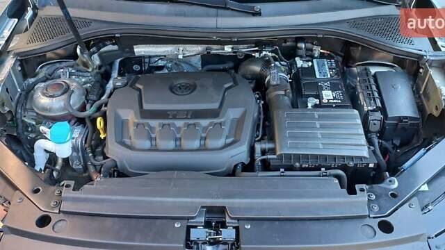 Сірий Фольксваген Тігуан, об'ємом двигуна 1.98 л та пробігом 210 тис. км за 17000 $, фото 25 на Automoto.ua