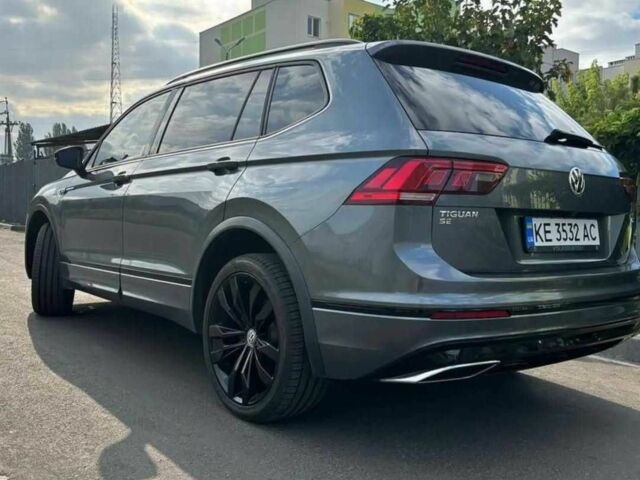 Серый Фольксваген Тигуан, объемом двигателя 2 л и пробегом 99 тыс. км за 23400 $, фото 3 на Automoto.ua