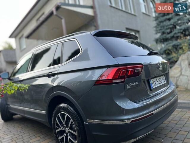Серый Фольксваген Тигуан, объемом двигателя 1.98 л и пробегом 28 тыс. км за 17800 $, фото 5 на Automoto.ua