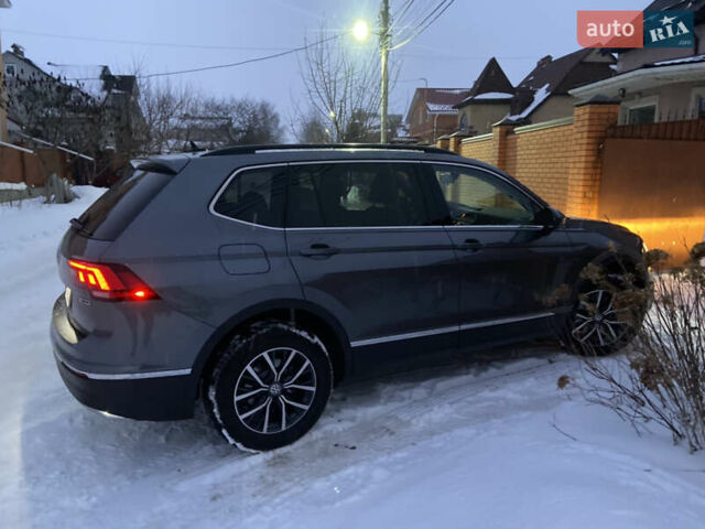 Серый Фольксваген Тигуан, объемом двигателя 2 л и пробегом 27 тыс. км за 26000 $, фото 9 на Automoto.ua