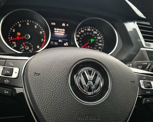 Серый Фольксваген Тигуан, объемом двигателя 2 л и пробегом 122 тыс. км за 20500 $, фото 14 на Automoto.ua