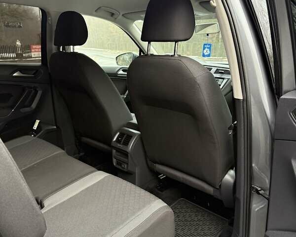 Сірий Фольксваген Тігуан, об'ємом двигуна 1.98 л та пробігом 87 тис. км за 16600 $, фото 10 на Automoto.ua