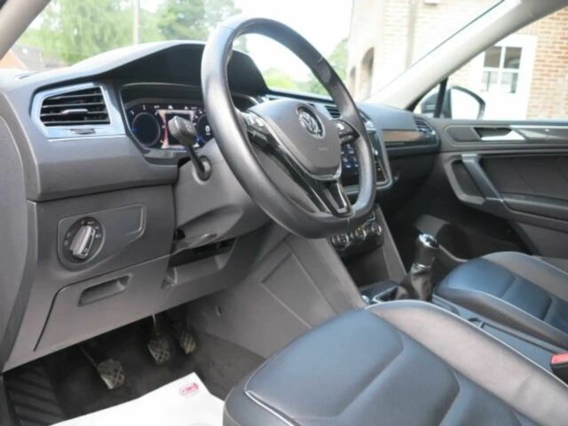 Сірий Фольксваген Тігуан, об'ємом двигуна 2 л та пробігом 35 тис. км за 21000 $, фото 7 на Automoto.ua