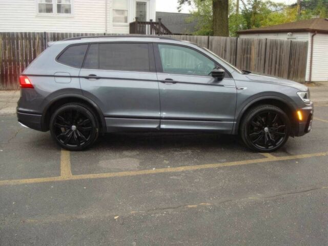 Сірий Фольксваген Тігуан, об'ємом двигуна 2 л та пробігом 30 тис. км за 19200 $, фото 3 на Automoto.ua