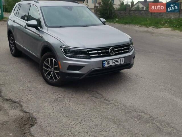 Серый Фольксваген Тигуан, объемом двигателя 1.98 л и пробегом 63 тыс. км за 25400 $, фото 1 на Automoto.ua