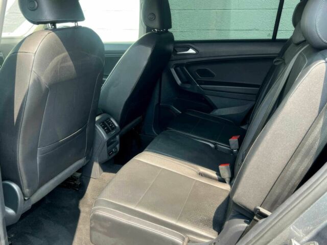 Серый Фольксваген Тигуан, объемом двигателя 2 л и пробегом 40 тыс. км за 8900 $, фото 11 на Automoto.ua