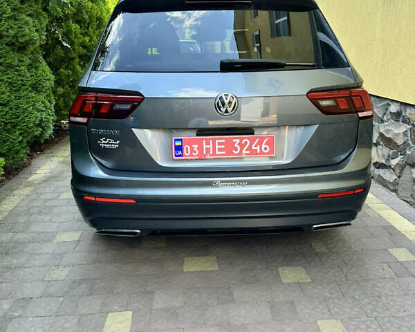 Серый Фольксваген Тигуан, объемом двигателя 2 л и пробегом 109 тыс. км за 16900 $, фото 5 на Automoto.ua