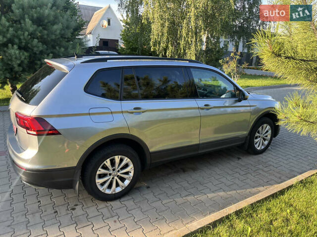 Сірий Фольксваген Тігуан, об'ємом двигуна 1.98 л та пробігом 182 тис. км за 16950 $, фото 5 на Automoto.ua