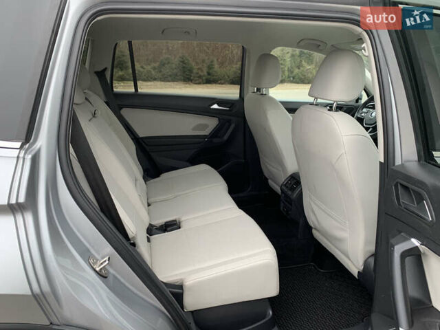 Сірий Фольксваген Тігуан, об'ємом двигуна 2 л та пробігом 130 тис. км за 20700 $, фото 10 на Automoto.ua