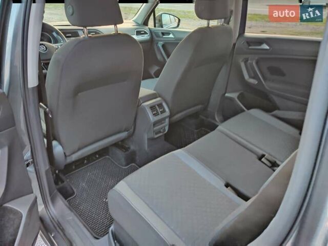 Серый Фольксваген Тигуан, объемом двигателя 1.98 л и пробегом 140 тыс. км за 17600 $, фото 5 на Automoto.ua