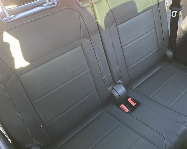 Сірий Фольксваген Тігуан, об'ємом двигуна 1.98 л та пробігом 81 тис. км за 25000 $, фото 6 на Automoto.ua