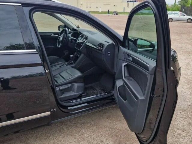 Серый Фольксваген Тигуан, объемом двигателя 2 л и пробегом 97 тыс. км за 11000 $, фото 8 на Automoto.ua