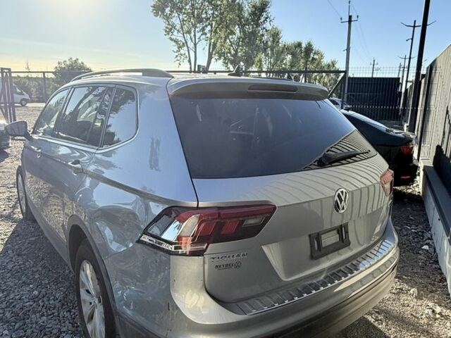 Сірий Фольксваген Тігуан, об'ємом двигуна 2 л та пробігом 84 тис. км за 15500 $, фото 3 на Automoto.ua