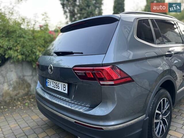 Серый Фольксваген Тигуан, объемом двигателя 1.98 л и пробегом 28 тыс. км за 17800 $, фото 17 на Automoto.ua