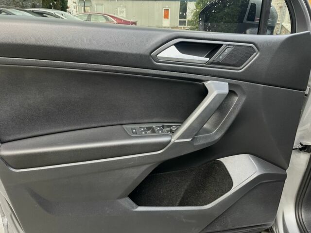 Серый Фольксваген Тигуан, объемом двигателя 2 л и пробегом 225 тыс. км за 18700 $, фото 8 на Automoto.ua