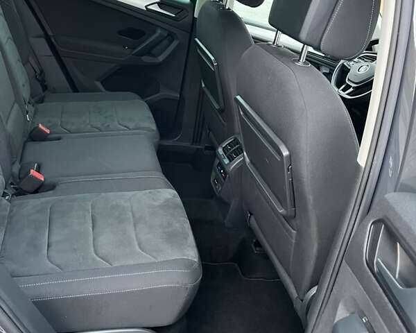 Серый Фольксваген Тигуан, объемом двигателя 2 л и пробегом 212 тыс. км за 15900 $, фото 10 на Automoto.ua