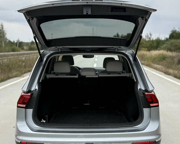 Серый Фольксваген Тигуан, объемом двигателя 1.98 л и пробегом 147 тыс. км за 22500 $, фото 5 на Automoto.ua