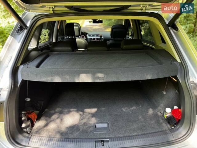 Серый Фольксваген Тигуан, объемом двигателя 1.98 л и пробегом 103 тыс. км за 31000 $, фото 32 на Automoto.ua