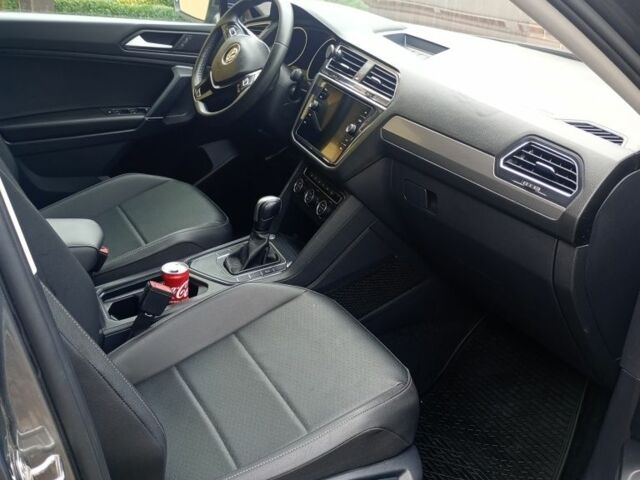 Серый Фольксваген Тигуан, объемом двигателя 2 л и пробегом 22 тыс. км за 19734 $, фото 5 на Automoto.ua