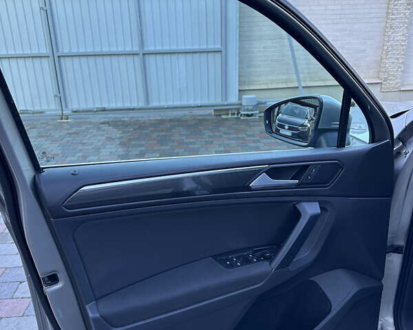 Серый Фольксваген Тигуан, объемом двигателя 1.97 л и пробегом 144 тыс. км за 26000 $, фото 8 на Automoto.ua