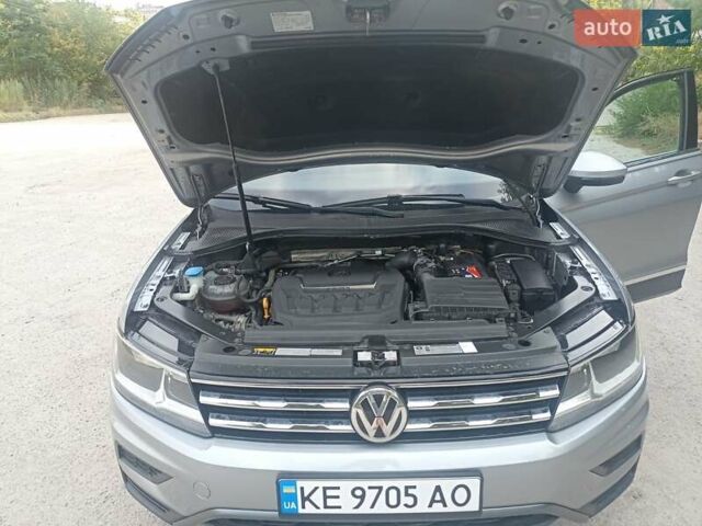 Серый Фольксваген Тигуан, объемом двигателя 1.98 л и пробегом 159 тыс. км за 19900 $, фото 3 на Automoto.ua