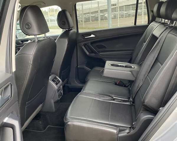 Серый Фольксваген Тигуан, объемом двигателя 2 л и пробегом 148 тыс. км за 19850 $, фото 38 на Automoto.ua