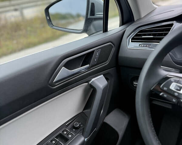 Серый Фольксваген Тигуан, объемом двигателя 1.98 л и пробегом 147 тыс. км за 22500 $, фото 9 на Automoto.ua