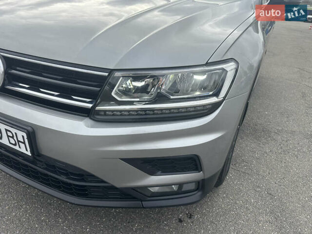 Серый Фольксваген Тигуан, объемом двигателя 1.97 л и пробегом 110 тыс. км за 24999 $, фото 6 на Automoto.ua