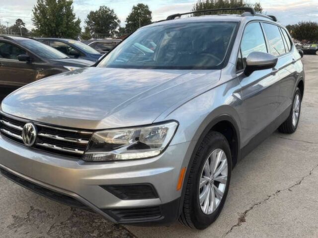 Сірий Фольксваген Тігуан, об'ємом двигуна 2 л та пробігом 34 тис. км за 12000 $, фото 2 на Automoto.ua