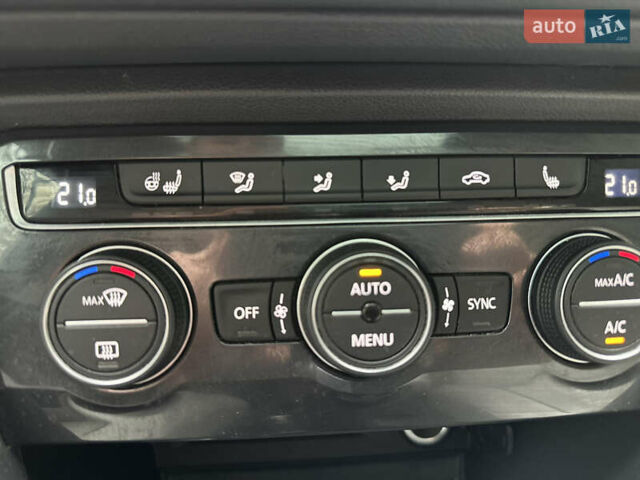 Серый Фольксваген Тигуан, объемом двигателя 2 л и пробегом 87 тыс. км за 25500 $, фото 25 на Automoto.ua