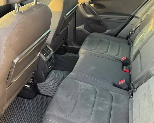 Серый Фольксваген Тигуан, объемом двигателя 1.97 л и пробегом 152 тыс. км за 29000 $, фото 11 на Automoto.ua